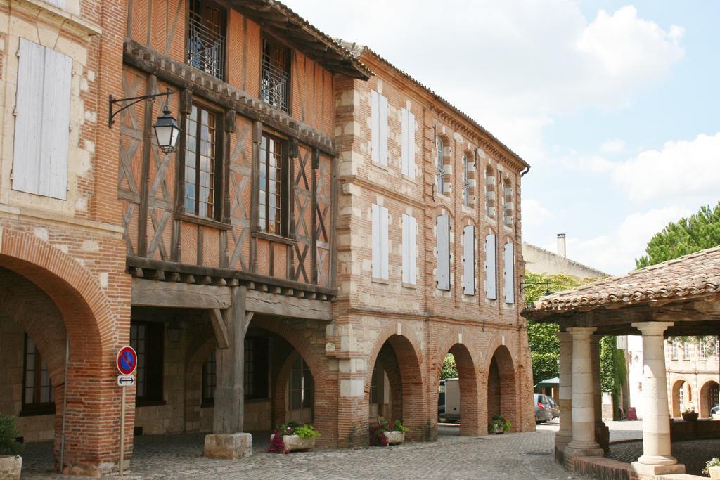 Le Farat Bed & Breakfast Auvillar Exterior photo