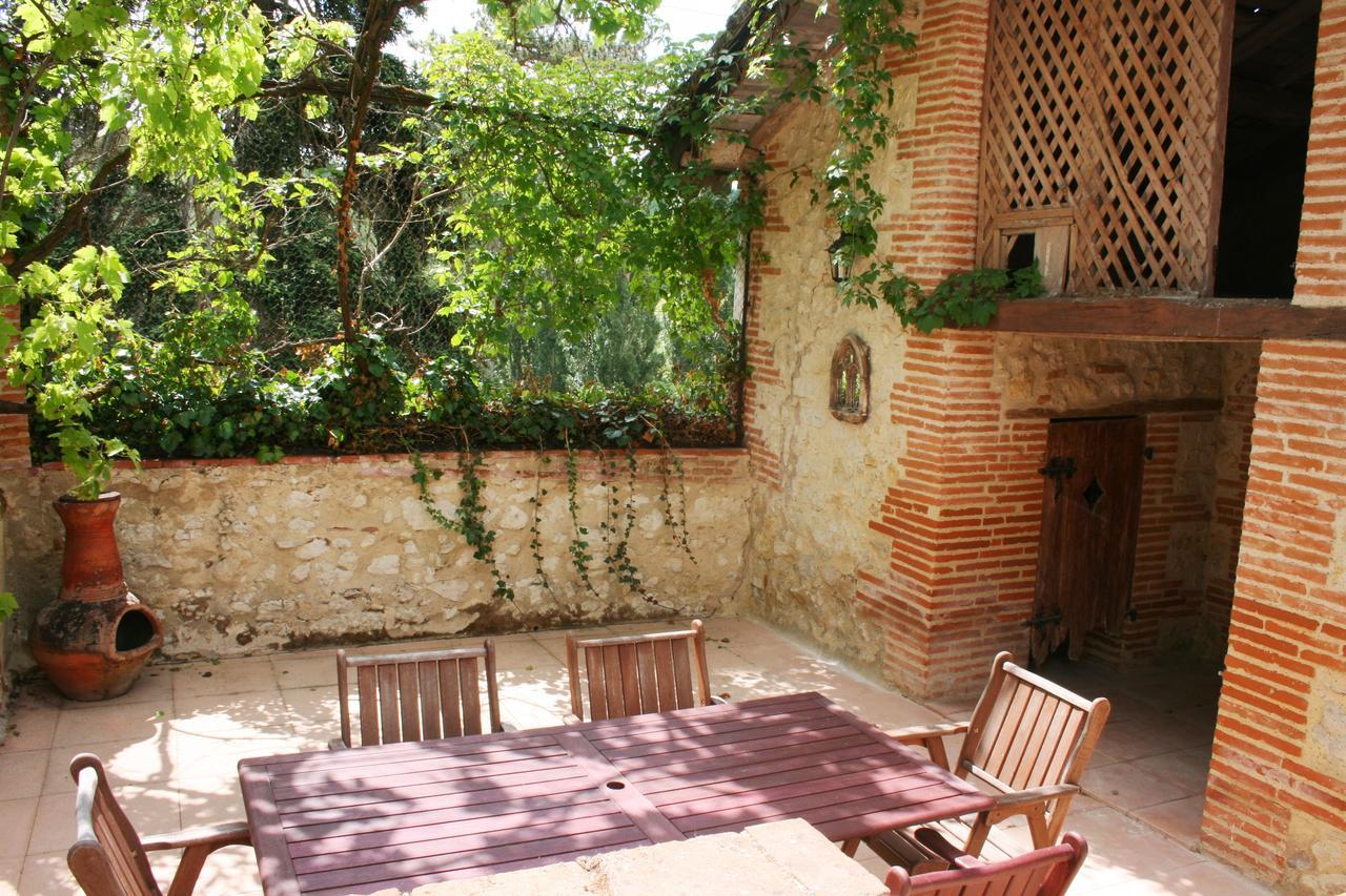 Le Farat Bed & Breakfast Auvillar Exterior photo
