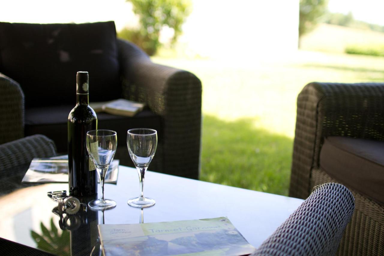 Le Farat Bed & Breakfast Auvillar Exterior photo